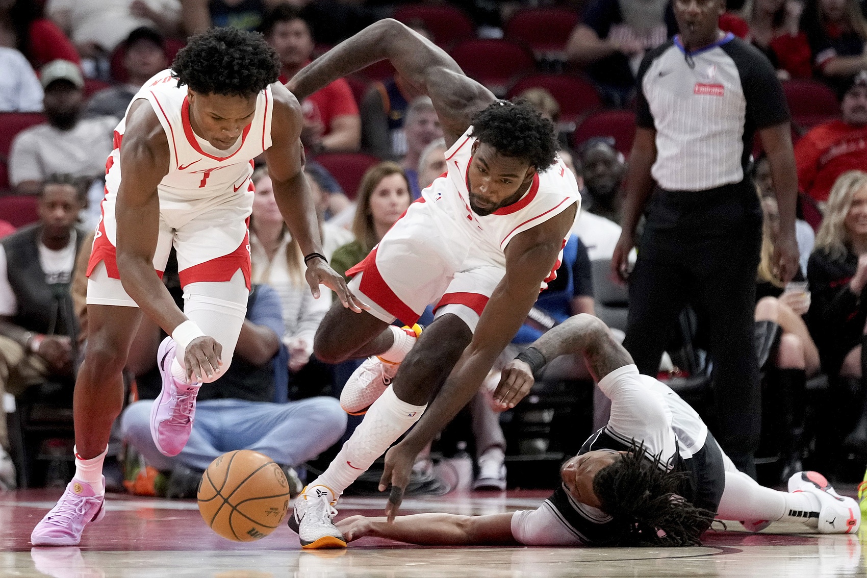 关于NBA常规赛赛程吃紧,休斯敦火箭今夜绝杀压哨,态度坚定,控场能力受关注的信息 关于NBA常规赛赛程吃紧,休斯敦火箭今夜绝杀压哨,态度坚定,控场能力受关注的信息